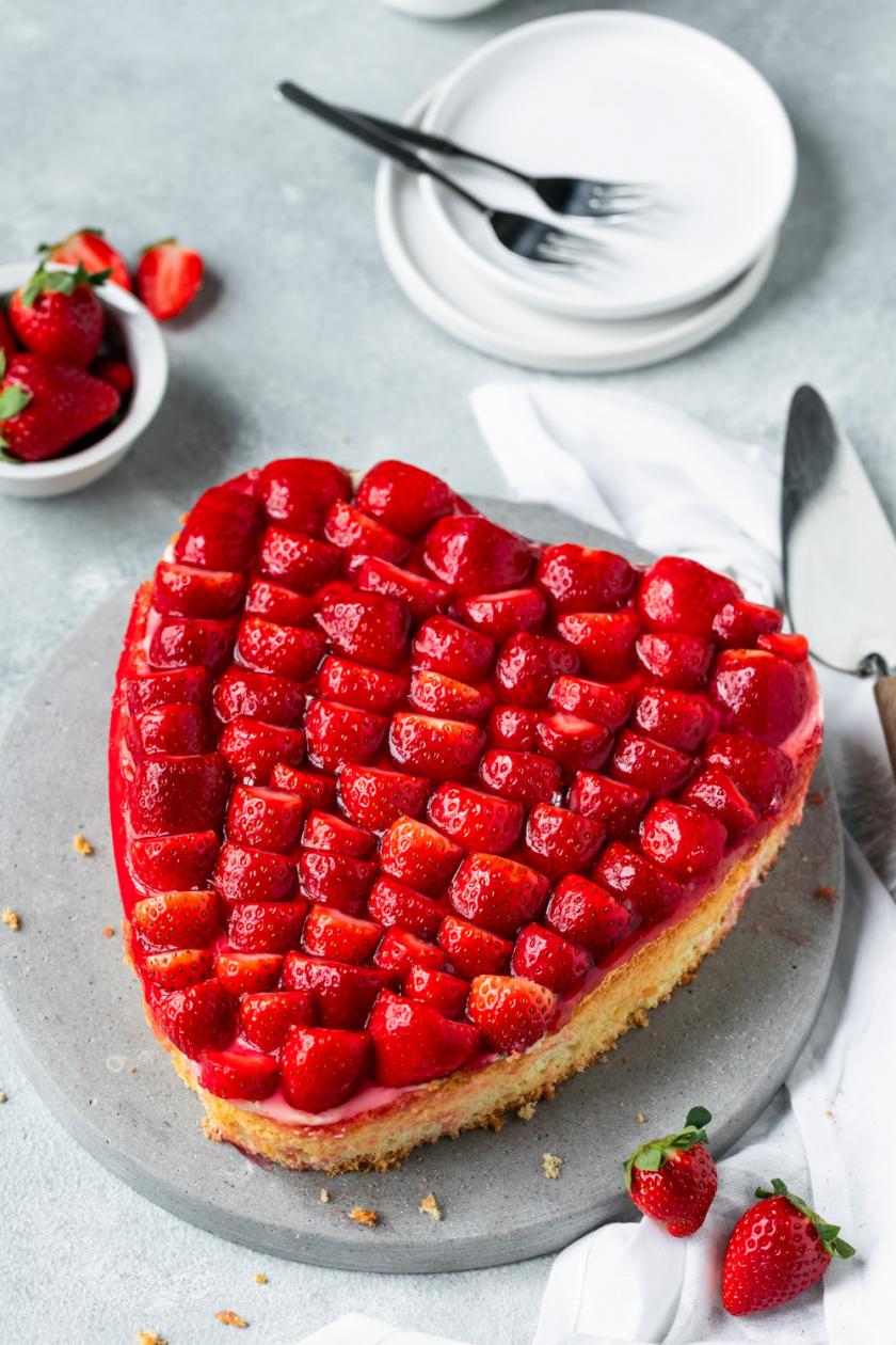 Herztorte Mit Erdbeeren Und Pudding Simply Yummy