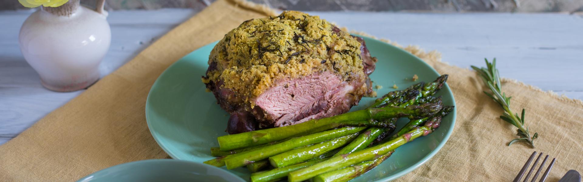 Lammkeule mit Kräuter-Senfkruste | Simply Yummy