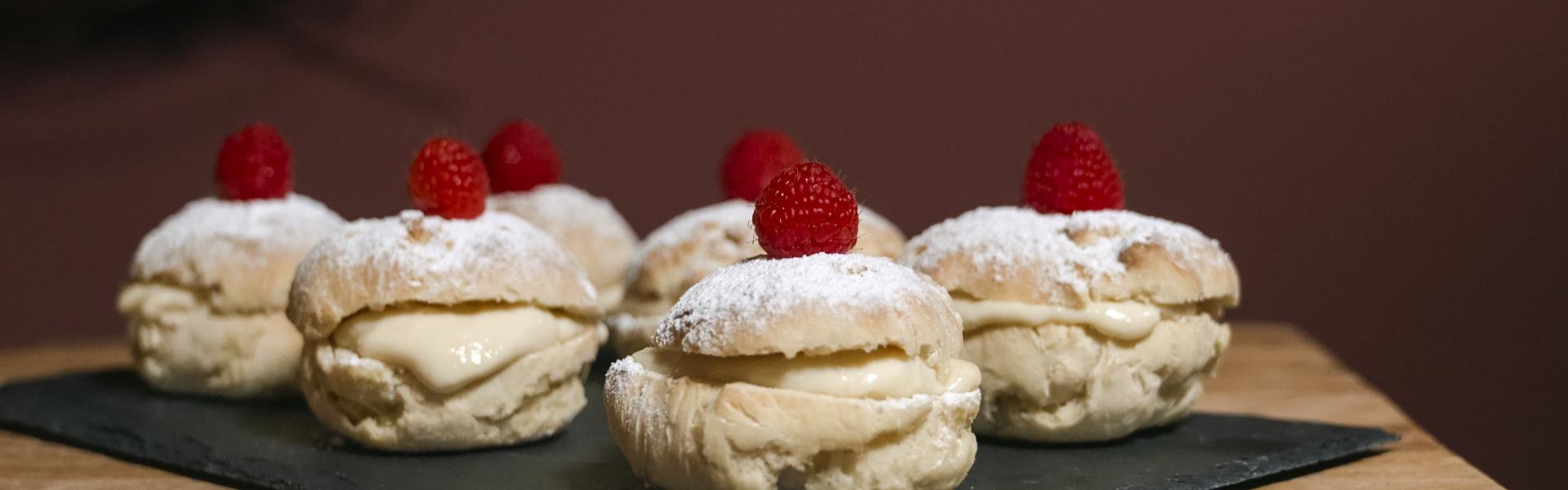 Süße Scones mit Cremefüllung | Simply Yummy