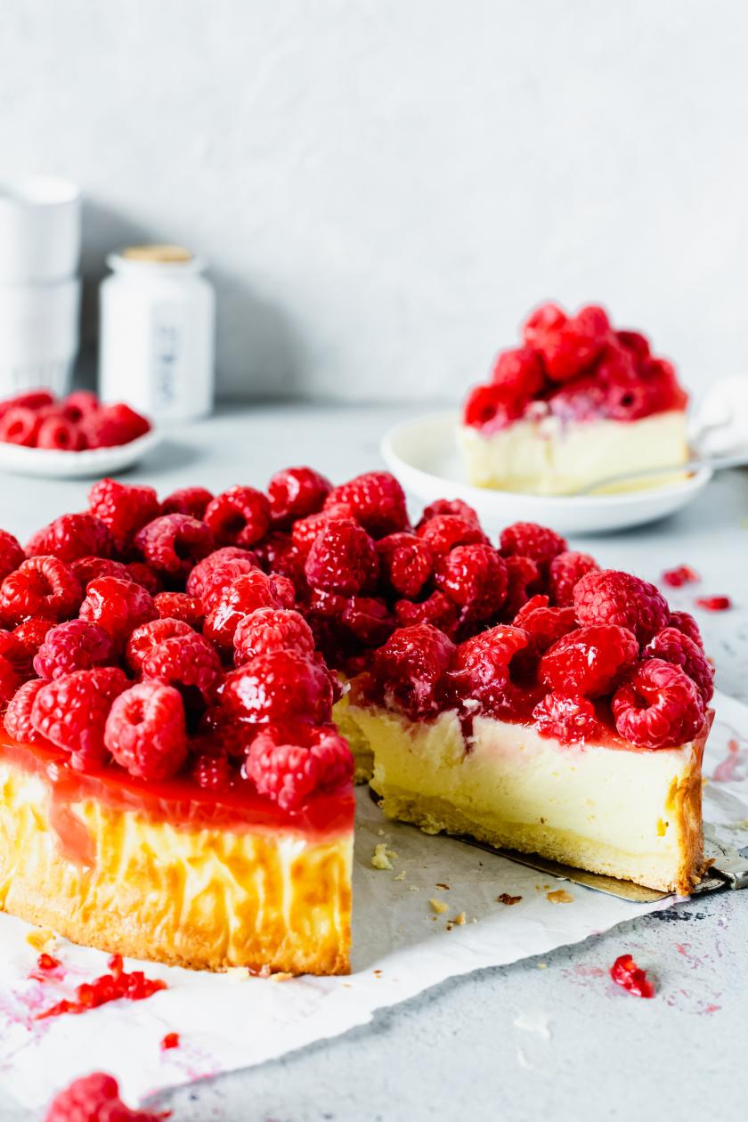 Himbeer-Cheesecake mit weißer Schokolade | Simply Yummy