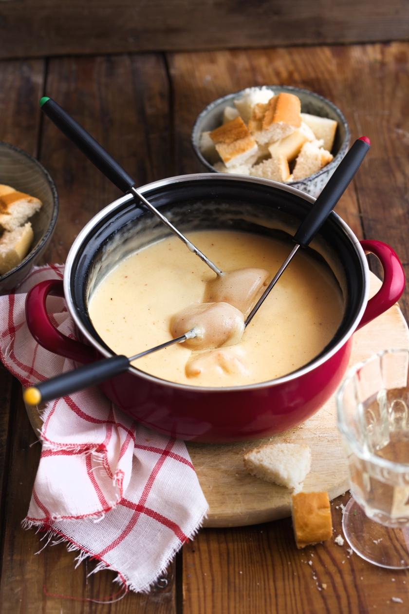 Klassisches Schweizer Käsefondue im Cookit | Simply Yummy