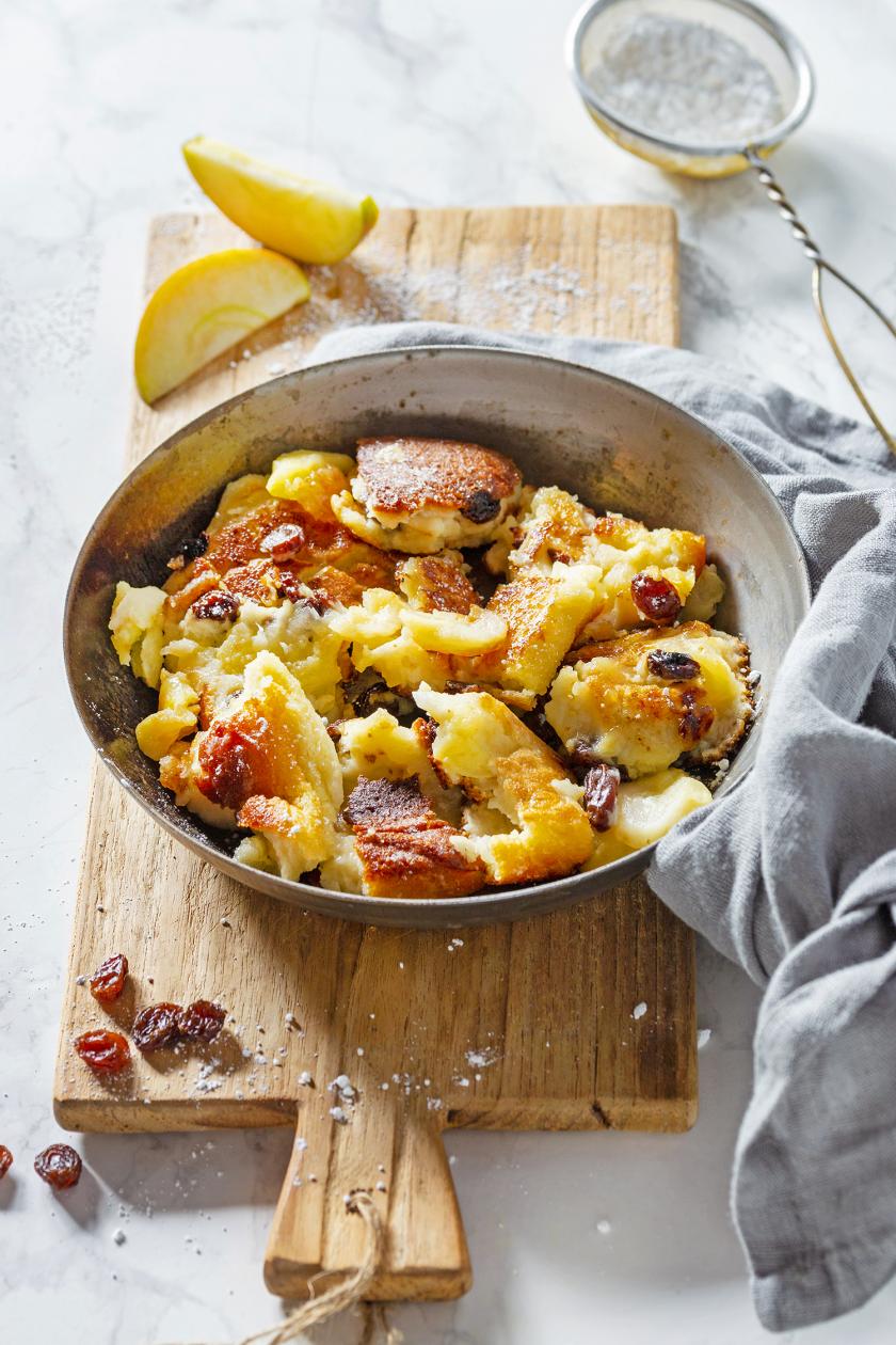 Kaiserschmarrn mit Äpfel nach Originalrezept | Simply Yummy