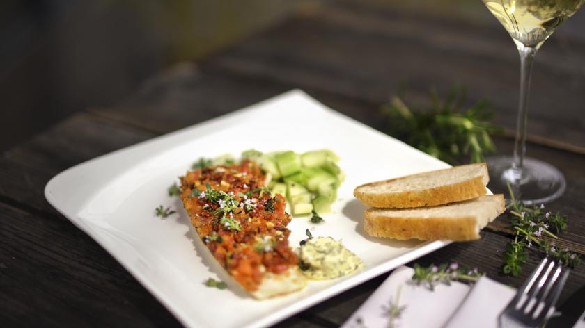 Schnelle Zanderfilets mit Tomatenkruste | Simply Yummy