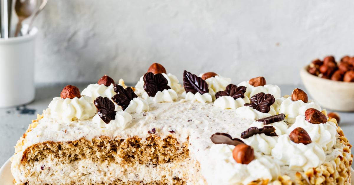 Nuss-Sahne-Torte wie von Oma so einfach | Simply Yummy