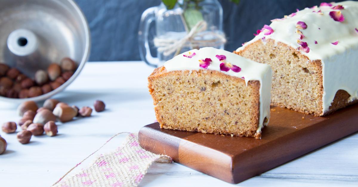 Glutenfreier Haselnuss-Rosen Kuchen