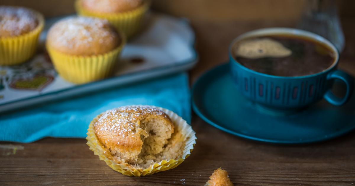 Saftige Marzipan-Muffins mit Apfelmus und Tonkabohne | Simply Yummy