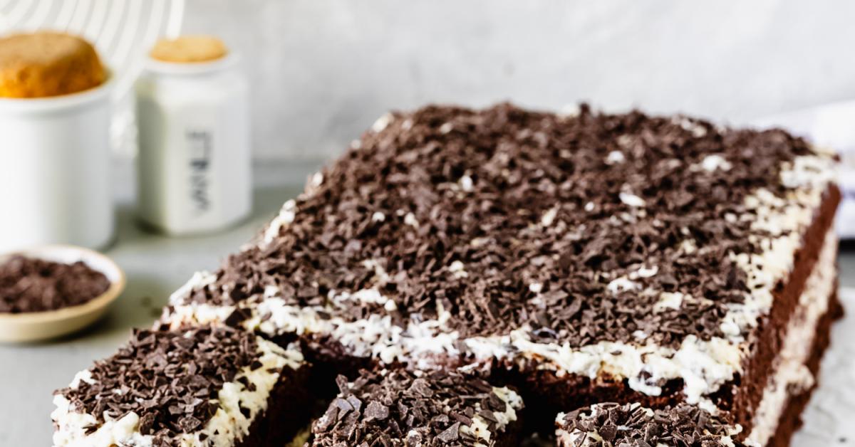 Stracciatella-Kuchen vom Blech so einfach | Simply Yummy